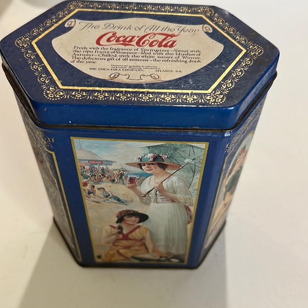 VTG Coca-Cola Collectible 90's Tin. "Girls at the beach"